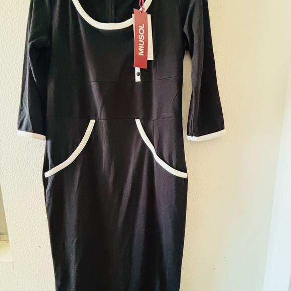 Miusol Black Sheath Dress with Crew Neck and 3/4 Sleeves - Picture 1 of 4